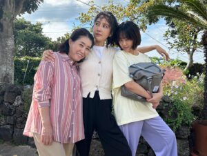 Shin Dong-mi Instagram - 같은 마음으로 함께 열심히 만든 작품은 
마음에 오래 오래 남더라구요.  모두 감사합니다👍🏼
오늘도 재미있게 봐주세요~

#JTBC #웰컴투삼달리