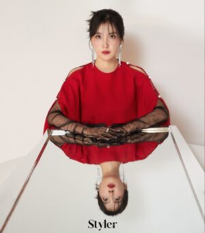 Shin Dong-mi Instagram - @styler_mag 과 함께한 작업! 
너무너무 예쁘게 담아주셔서 감사합니다! 
행복하고 즐거운 시간이었어요 🤍