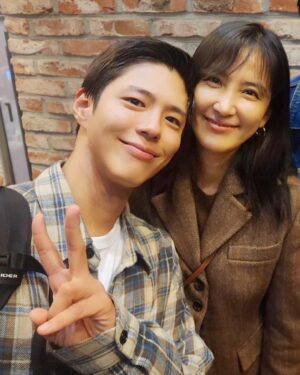 Shin Dong-mi Instagram - 렛미플라이💙