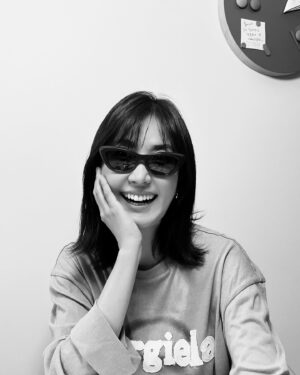 Shin Dong-mi Instagram - 😎✨