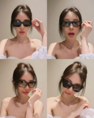 Shin Joo-ah Instagram - 오늘도 날씨가 헬더위엿죵
테라스 앉아있다가 더워서 에어컨 앞으로 도망갔네용🤣
벌써부터 헬더위 
그래두 일교차 크니 다들 감기 조심용

요즘 날씨가 덥고하니 급
선글라스 여쭤보시는분들이 종종계셔서
공유해보께용♡♡
라운드, 스퀘어, 틴트느낌, 긱시크 스타일, 다양한 렌즈 컬러 등등 
다양하게 착용해용
사실 눈이 빛에 굉장히이~ 예민해서 보호 차원에도 자주착용즁
안경집가서 알만연하게빼서 쓰는게마나유

1.셀린느 요새핫한 트리옹프!
스포티한 프레임부터 클래식한 고양이 안경의 느낌인뎅
제가 쓰고 있는것보다 더 고양이 느낌의 선글라스 쉐입도잇쥬

2. 레이벤 
가벼운 렌즈로 틴트 느낌으로 
알색 교체해서 저녁에도 쓰구댕겨용

3. 샤넬
15년됫는데도..다시사고파도못사는..역시 샤네르.브라운과 블랙으로 차분하게
색을 빼준..어디에도 다어울리는! 젤좋아합니당

4.스펙클룸
시크 고양이상 느낌 다나는~~근데 얘도오래됫다는ㅋㅋ
블랙의 진한 렌즈로 더더욱 세련미를~~

선글라스나 안경 좋아해서 다양하게 있는 편인뎅
담에듀 소개해 볼게용😍
귯밤

#선글라스
#굿밤
#💞