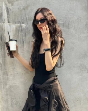Shin Joo-ah Instagram - 사진많이찍은날♡♡
웨이브반응좋아 사진투척해요ㅎㅎ
썬그리 인터넷에서구매한거예용 
마니여쭤보셔서
곧 또 조은거 보여드리께요 기다려쥬기!

더위에건강조심요💋

 #신주아ootd#신주아#ootd#히웨이브