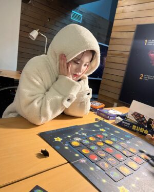 Shin Si-a Instagram - 3월의 눈사람 출몰 사건 !! ⛄️