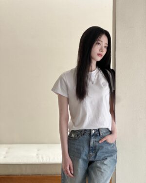 Shin Si-a Instagram - 몽글몽글 설렜던 봄날 ...💭🌸💗👼🏻