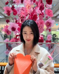 Actress Shin Yeon-suh HD Instagram Photos and Wallpapers June 2024