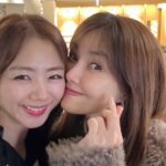 Shin Ae-ra Instagram - 만남이 감사한 요즘♡ 새로운만남 주선해준 #안목고수 감사 이쁜 하준네 감사 울 #CGN 터키팀 감사 거의 매일보는 미나 감사 특히특히 #블리스버거 #yana 팀 감사 그리고, 계속 생각나는 #강동꿈마을 아이들 축복합니다♡