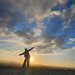 Shin Ae-ra Instagram - 작년 10월, 남편 촬영에 동행했어요. 여러 장소들 가볼수있어 감사했고, 넘 좋은분들 알게되어 감사합니다. 나만빼고 다들 정말정말 수고한 #CGN 다큐 #바울로부터 #퐁당 많관부♡