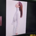 Shin Ae-ra Instagram - 20대의나와 50대의나, 젊음은 사라지고 많은것이 달라졌네요ㅎ 하지만 55살이라는 나이도 참 좋습니다. 10년후, 20년후는 어떨까요^^ 울경민언니도 이제는 돋보기끼고 화장을해주네요. 그때나 지금이나 변함없는, 아니 더깊어지는 관계 감사합니다♡