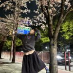 Shin Bong-sun Instagram - 봄…. 밤…… 벚꽃🫶