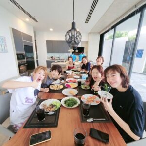 Shin Bong-sun Instagram - 날씨가 추우니 더욱 다시 가고싶어 베트남 
가고싶은곳 다 얘기해서 자유여행 잡아주고 케어해줘서 정말 편하게 다녀왔어요 그리고 그 마사지는 왜케 좋은거야.. 또 가고 싶잖아~~~~~~~~~ #나트랑수호천사 #블리스스파
좋은 사람들과 함께여서 더욱 좋았어 또 가자 또가자!!!!