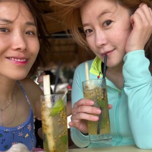 Shin Bong-sun Instagram - 날씨가 추우니 더욱 다시 가고싶어 베트남 
가고싶은곳 다 얘기해서 자유여행 잡아주고 케어해줘서 정말 편하게 다녀왔어요 그리고 그 마사지는 왜케 좋은거야.. 또 가고 싶잖아~~~~~~~~~ #나트랑수호천사 #블리스스파
좋은 사람들과 함께여서 더욱 좋았어 또 가자 또가자!!!!