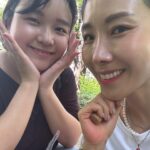Shin Bong-sun Instagram - 띠동갑 사촌동생과 전시데이뚜😘😘😘