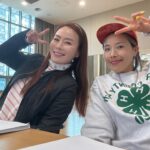 Shin Bong-sun Instagram - 웃어야지 예뻐 예예예~~~~ 메노포즈연습실 아이오와하우스와이프👯