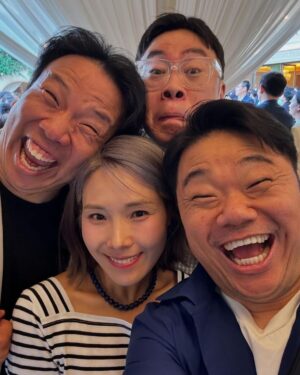 Shin Bong-sun Instagram - 반가운 선배님들 😍
후배 이뻐보이라고 한껏 웃어주셨다들 🥹