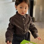 Shin Da-eun Instagram - 홀리👶🏻의 19-20개월 ✍️ 도저히 이 텐션을 따라가질 못하겠다 국가발전에 이바지 하는 일이라 생각하며 하루하루 버틴날도 있지만 하루 눈떠있는 12시간중 2시간이 세상모든걸 다 잊게 할만큼 귀엽다 나의 긴 인생에 홀리👶🏻가 이렇게 귀여운날들은 고작 몇년일뿐이지 않겠는가 그래서 나는 오늘도 널 또 미치게 귀여워 해줄거야 그러니까 올해는 어린이집 가자 세상 모든 생명체들은 너무 붙어만 있으면 안된대😁 #육아일기 를 써버렸네 오늘도#신난다은육아👩🏻