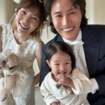 Shin Da-eun Instagram - 우리의 8주년 결혼기념일 똥고발랄 홀리👶🏻 가 투입(?)되고 더욱 우당탕탕 해진 우리가족🤦🏻‍♀️ (콩심는데 제대로 콩이 났지모야 🐿️) 지금처럼만 신나게 살아가보자 얘들아 봄아🐻내년에도 꼭 함께해야해 너까지 있어야 완전체다 🙌 자아, 우리가족 화이팅 🤸🏻‍♂️ #8thanniversary #결혼기념일 #신난다은결혼기념일👰🏻🤵🏻 (☝️우리의 지난 결기역사 함께하실래요?🙈)