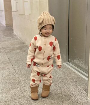 Shin Da-eun Instagram - 홀리👶🏻의 17,18개월✍️

소문으로만 듣던 엄청난 개월 수를 
우리도 역시 잘 싸우며 지나왔다 … 
19개월은 사이좋게 가보자 날다람쥐야🐿️

#신난다은육아👩🏻