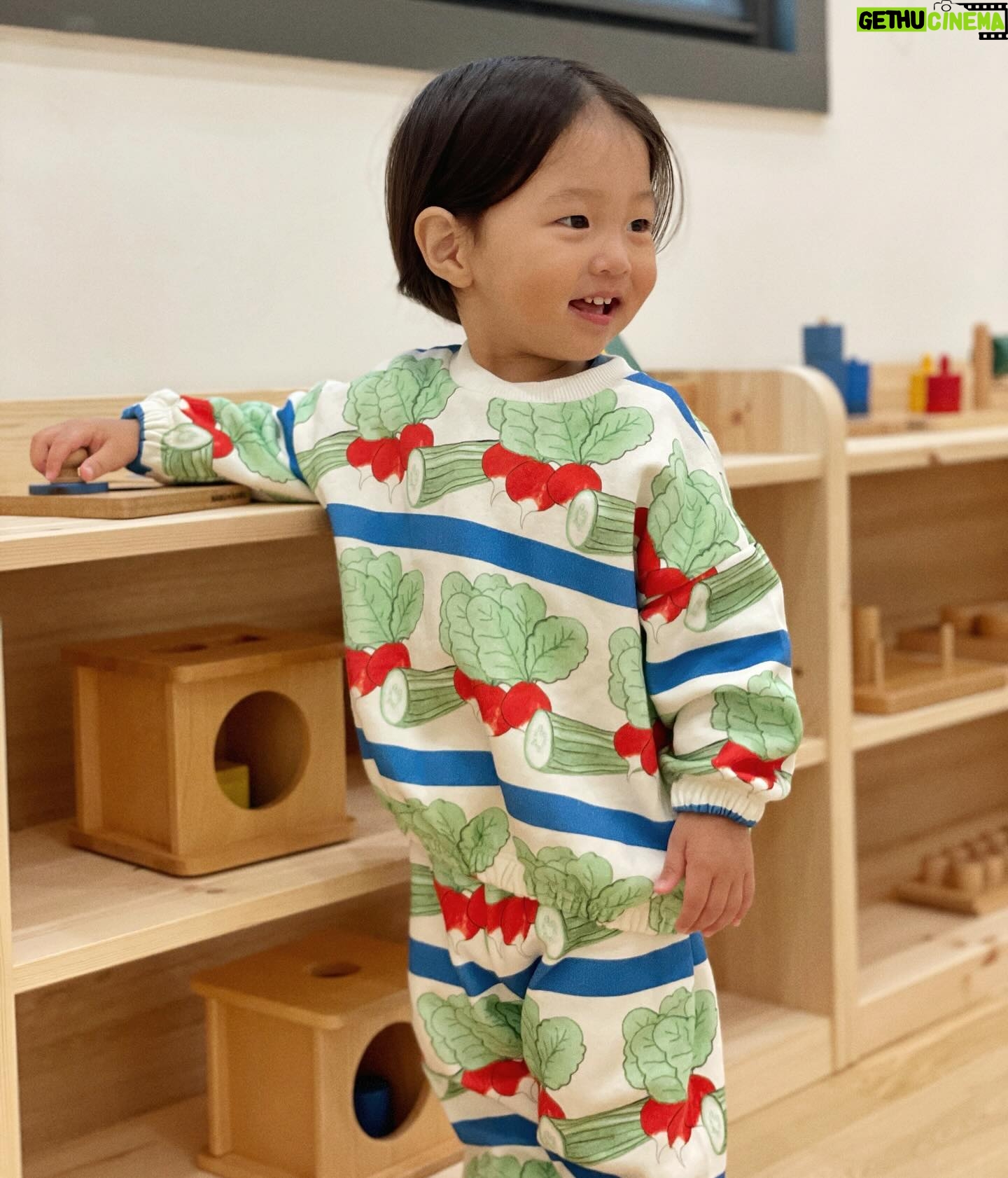 Shin Da-eun - 6.9K Likes - 홀리👶🏻의 17,18개월✍️
소문으로만 듣던 엄청난 개월 수를
우리도 역시 잘 싸우며 지나왔다 …
19개월은 사이좋게 가보자 날다람쥐야🐿️
#신난다은육아👩🏻