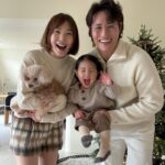 Shin Da-eun Instagram - 우리가족 새해첫날 🌝 옹기종기 가족사진도 기록하고 👩🏻⛑️👶🏻🐻 홀리👶🏻가 젤 좋아하는 ✈️도 보러가고 우리 새해에도 사이좋게 잘 지내자 얘들아 🤝 #신난다은👩🏻