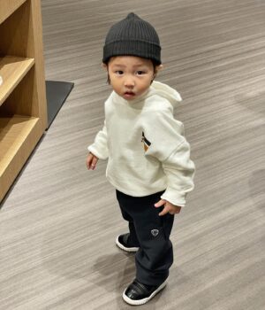 Shin Da-eun Instagram - 홀리👶🏻의 17,18개월✍️

소문으로만 듣던 엄청난 개월 수를 
우리도 역시 잘 싸우며 지나왔다 … 
19개월은 사이좋게 가보자 날다람쥐야🐿️

#신난다은육아👩🏻