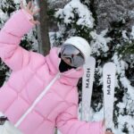 Shin Da-eun Instagram - 지금 여러분은 만년중급자 자유부인 스키어⛷️의 열정을 보고 계십니다 장비도 무겁고 입을거 많아서 숨도 차지만 일단 눈위에 올라가면 스키이즈마이라이프 라구요🐝 #신난다은👩🏻 #스키장