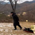 Shin Da-eun Instagram - . 1. 내 차에 옹기종기 썰매🛷싣고 산타🎅🏻만나러 가는 중 2. 산타🎅🏻하부지 조심히 오시라고 굴둑 청소 중 3.산장까지 찾아오신 내생애 최애 산타🎅🏻하부짘ㅋㅋㅋㅋ 4. 오열 5.내 애완루돌프🦌가 끌어주는 썰매🛷 즐기기 6.올해도 우리집 트리밑에 쌓여진 선물 꾸러미🎁 7.사랑하는 친구가 준비해준 크리스마스케이크 🍰 8.후다닥 준비해보았 홈파티🥂 9.인생 두번째 크리스마스 우리집 아기산타🎅🏻♥️ 올해도 즐거운 성탄절 이었다🌝 #신난다은👩🏻