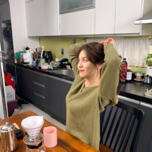 Shin Hye-jeong Instagram - 커피에 진심인 소라🤎
#사랑해시태그