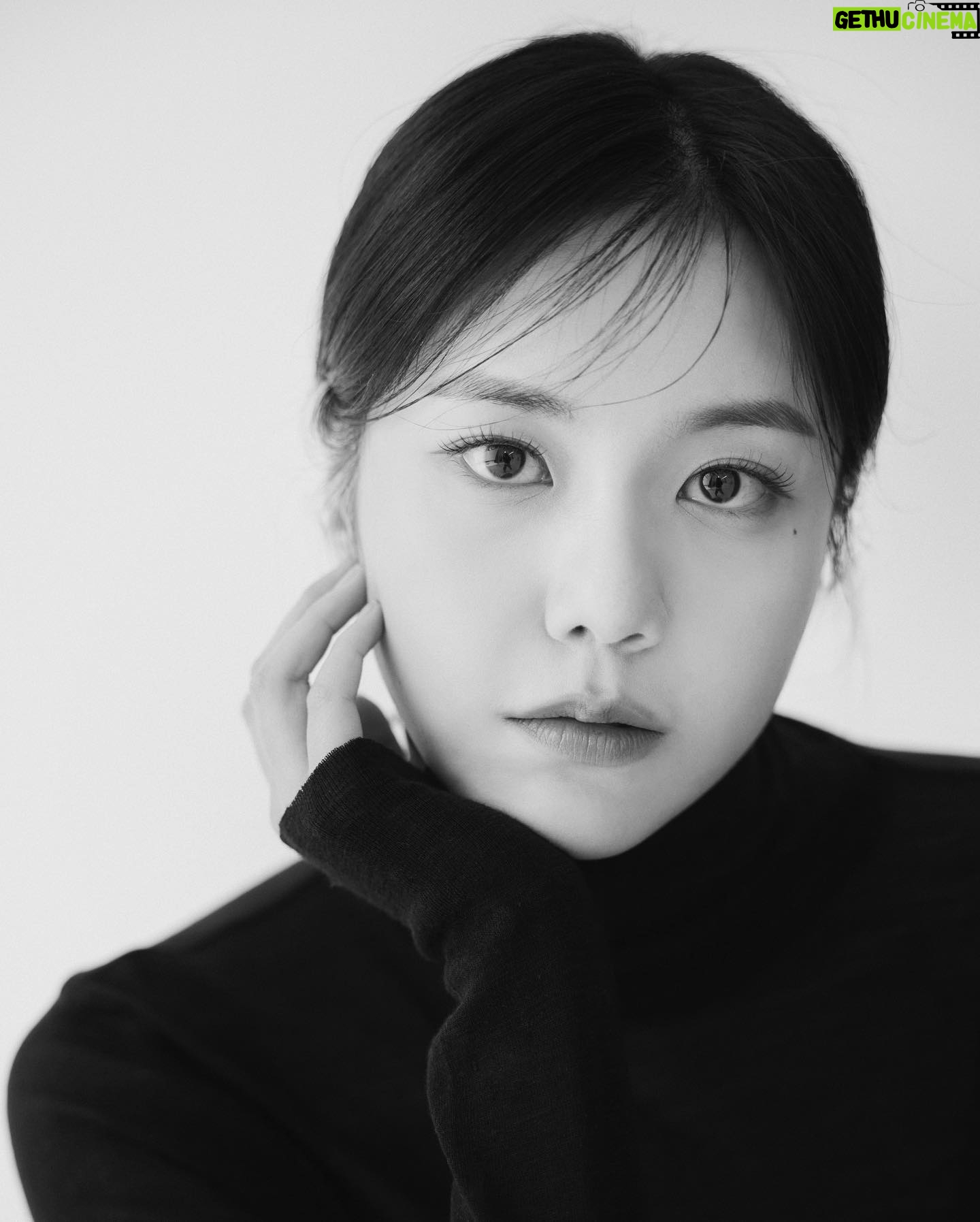 Shin Hye-jeong - 15.5K Likes - New profile
@th_company_official