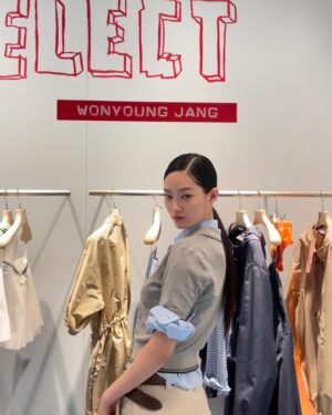 Shin Hyun-ji Instagram - 뮤뮤 select by 장원영💞

 #MiuMiuSelect #MiuMiu #AD