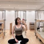 Shin Ji Instagram - 도를 닦는 마음으로~🧘🏻‍♀️ #오운완