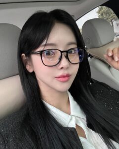 Shin Sae-rom Instagram - 슬슬 봄이 오려나봐요 드라이브 갈사람 !