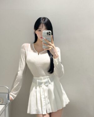 Shin Sae-rom Instagram - 슬슬 봄이 오려나봐요 드라이브 갈사람 !