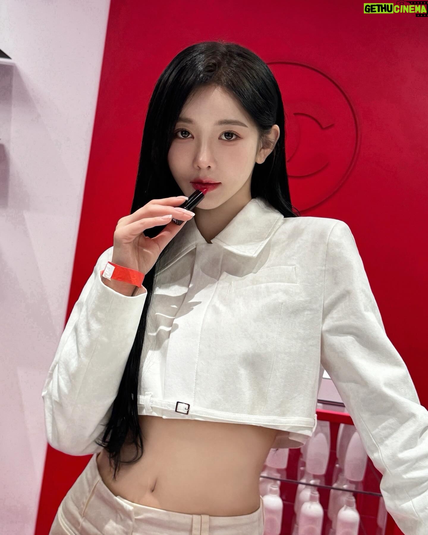 Shin Sae-rom - 1.8K Likes - #광고 @chanel.beauty.korea 💄
<샤넬 루쥬 알뤼르 팝업>
🗓️4/29 (월) ~ 5/26 (일)
🕖월-목 13:00-20:00, 금-일 11:00-20:00
📍성동구 성수동 2가 277-26
✔️샤넬 공식 채널(홈페이지, 페이스북, 카카오톡채널, 샤넬뷰티 코리아 인스타그램)을 통해 선착순 예약가능합니다!
#샤넬루쥬알뤼르팝업 #CHANELNUITBLANCHESEOUL #루쥬알뤼르 #샤넬메이크업 #샤넬뷰티