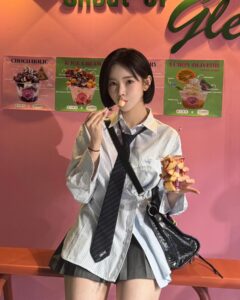 Shin Sae-rom Instagram - 맛있고 예쁜게 조아요