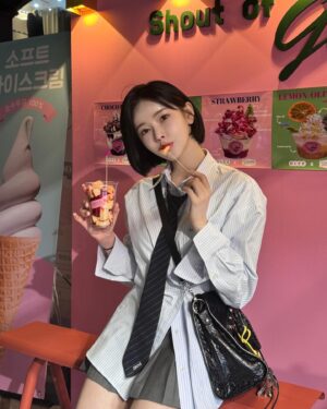 Shin Sae-rom Instagram - 맛있고 예쁜게 조아요