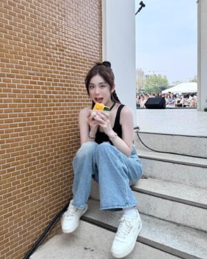 Shining Instagram - 快來跟我說兒童節快樂！！！
希望自己永遠都能像小朋友一樣開開心心🫶🏻
-
最近很珍惜生活中快樂因子
跑校園超級熱 學生送來愛心西瓜🍉直接開嗑！
去公園玩遊樂設施 玩到滿身大汗 也開心🥳

相信會有一個人出現在我的生命中
讓我能永遠任性的當個孩子🌟