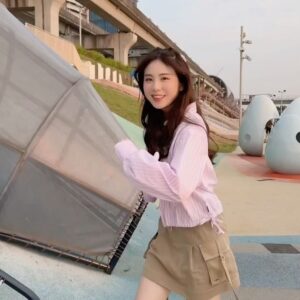 Shining Instagram - 遊樂場有快樂魔法🪄✨
在這邊可以任性の當快樂小女孩🎀

@nihow_official @romanticcrown_seoul #s✨ootd