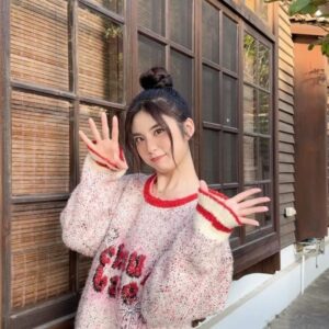 Shining Instagram - 初三去鹿港走春！🤍✨🫶🏻
在老街裡面擠來擠去感受過年氛圍🧧