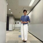 Shinobu Otake Instagram - 昨日は一日、金スマの収録でした。 メイクのボボさんがシュークリームを作ってきてくださいました。 なんで？？なんでこんなにおいしく出来るんだろう？？ 本当にお菓子作れる人って、すごいなぁ。 チャレンジしてみたいけど、なかなか時間に追われて出来ない。 でもボボさんだって忙しいはずなのに。 彼は毎朝5時に起きて、全ての行動を始める。 お掃除から一日が始まる。 あーもうそこから、出来ない😰 控え室で一つ頂き、帰ってから子供達と、また一つ頂きました👍 幸せな夜。 ティータイムってやっぱりいい時間だなあ。 衣装は、 ワンピースは、 @chonofabrics アクセサリーはともに、 @vendomeaoyama_official #金スマ #大竹しのぶ