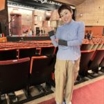 Shinobu Otake Instagram - 仙台公演無事に終わりました。 連日温かい拍手を頂き、 「また、必ず来ます‼️」 と叫びたくなりました。 ありがとうございました。 朝ホテルの横に咲いてる桜を見ながら劇場に入り、 いつものようにストレッチをして客席を走っていたら、また照明部さんが、楽しいことしてくれた🤣 そしてそして、あっという間に千秋楽で、 さっきまでロンドンだった舞台には、何もなくなってしまうのです。 寂しいけど仕方ありません。 また次なる場所、川越を目指して頑張ります。 旅は続きます‼️ とにかくありがとう‼️ #スウィーニートッド #大竹しのぶ