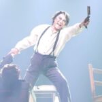 Shinobu Otake Instagram - 今日は初めての二回公演。 何とか無事に終える事が出来ました。 来て下さった皆様本当にありがとうございました。 熱い拍手をありがとう😊😊😊 昼は武田真治くんのトビー、夜は加藤諒くん。 他のキャストもダブルなので、組み合わせが色々あります。 毎日やらないのも、それはそれで大変だろうなあと勝手に思ってます。 他のみんなの姿も、これから紹介してゆきますね。 帰り際、諒くんのクマさんの帽子借りて写真を撮りました。 また最後まで楽屋にいる私😰 #スウィニートッド #市村正親　さん #武田真治　さん #加藤諒　さん #大竹しのぶ
