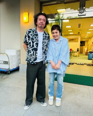 Shinobu Otake Instagram - 福岡で行われた、
『久原本家presents福岡音楽祭、音恵』
無事に終わりました。
沢山の皆さんが暑い中、私達の演奏を楽しんで下さいました。
本当にありがとうございました😊

私はあまりに楽しく最後で走り回りすぎて、曲がわからなくなってしまい、やり直しというハプニングが。
温かいお客様がドッと笑って、一層盛り上がってくださいましたが、、、。
反省🙏

素敵な方たちにもたくさん会えました。
岩崎宏美ちゃんとも本当に楽しかったあ。
詳しくはまた後で書きます。

あー、また来年も行けますように。
茅乃舎（久原本家）の社長さんである河邉さんとも、久しぶりにお会い出来ました。
本当に素敵な方です。

#葉加瀬太郎　さん
#村治佳織　さん
#奥田民生　さん
#青柳誠　さん
#羽毛田丈史　さん
#柏木広樹　さん
#河邉哲司　さん
#大竹しのぶ