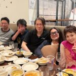Shinobu Otake Instagram - 終わってしまいました。 ミュージカル『スウィーニー・トッド』大阪梅田芸術劇場で、大千穐楽を迎えることが出来ました。 連日たくさんのお客様に頂く熱い拍手、忘れられません。 本当にありがとうございました。 そして、キャストスタッフのみんなともお別れです。 毎日毎日一緒だったのに。 ずーと一緒だったのに。 寂しいなあ。 またそれぞれの道に戻っていってしまうのです。 またこの作品に出会えたこと、この仲間たちに出会えてことに感謝します。 ありがとうございました😊 また会いたいね。 #スウィーニートッド #梅田芸術劇場 #大竹しのぶ