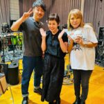 Shinobu Otake Instagram - 25日に行われる久原本presents福岡音楽祭のリハーサルで。 葉加瀬太郎さんと、バンドの皆さんとのリハーサルでした。 楽しかったあ。 楽しかったからもう一回歌いたいと言ってしまった私😅 一緒にノリノリで演奏してくれたみんな。 本当にすごいなあ、音楽っていいなあ。 ブルーノートで一緒だったギターの遠山さんとも会えたし、昔から何度も一緒にやってるパーカッションのたまおちゃんとも会えた💕 本番も楽しめますように。 頑張ります‼️ 久原本家presents 福岡音楽祭 ONKEI 2024 音恵 5/25(土) 14:30〜OPEN 16:00〜START @福岡縣護国神社 #葉加瀬太郎　さん #岩崎宏美　さん #奥田民生　さん #村治佳織　さん #LEVELVETS #羽毛田丈史　さん #遠山哲朗　さん #藤井珠緒　さん #大竹しのぶ