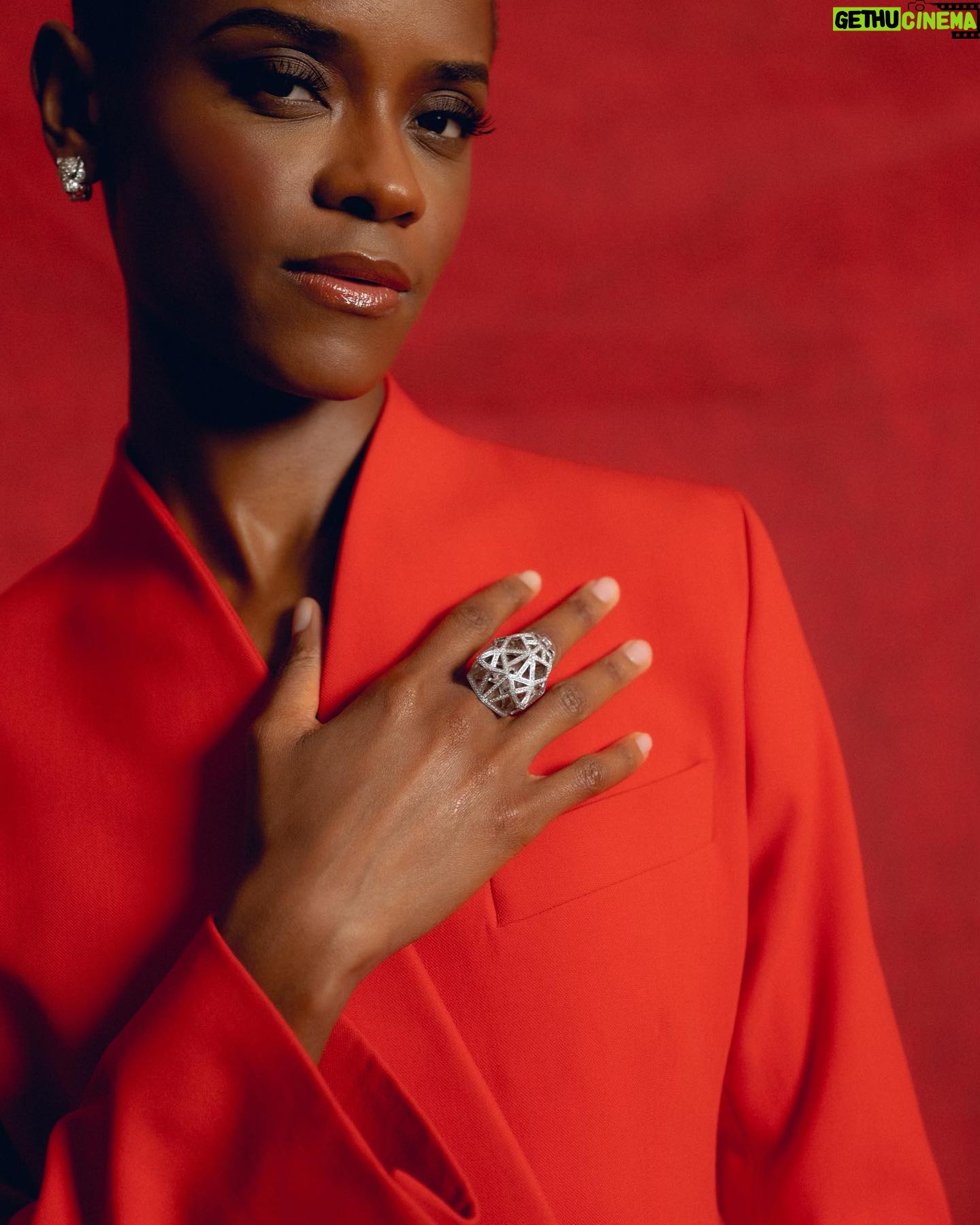 Shiona Turini Instagram - Comin’ in hot 🔥 @letitiawright in @ferragamo by @_maximiliandavis_ for @ebonymagazine Power 100.