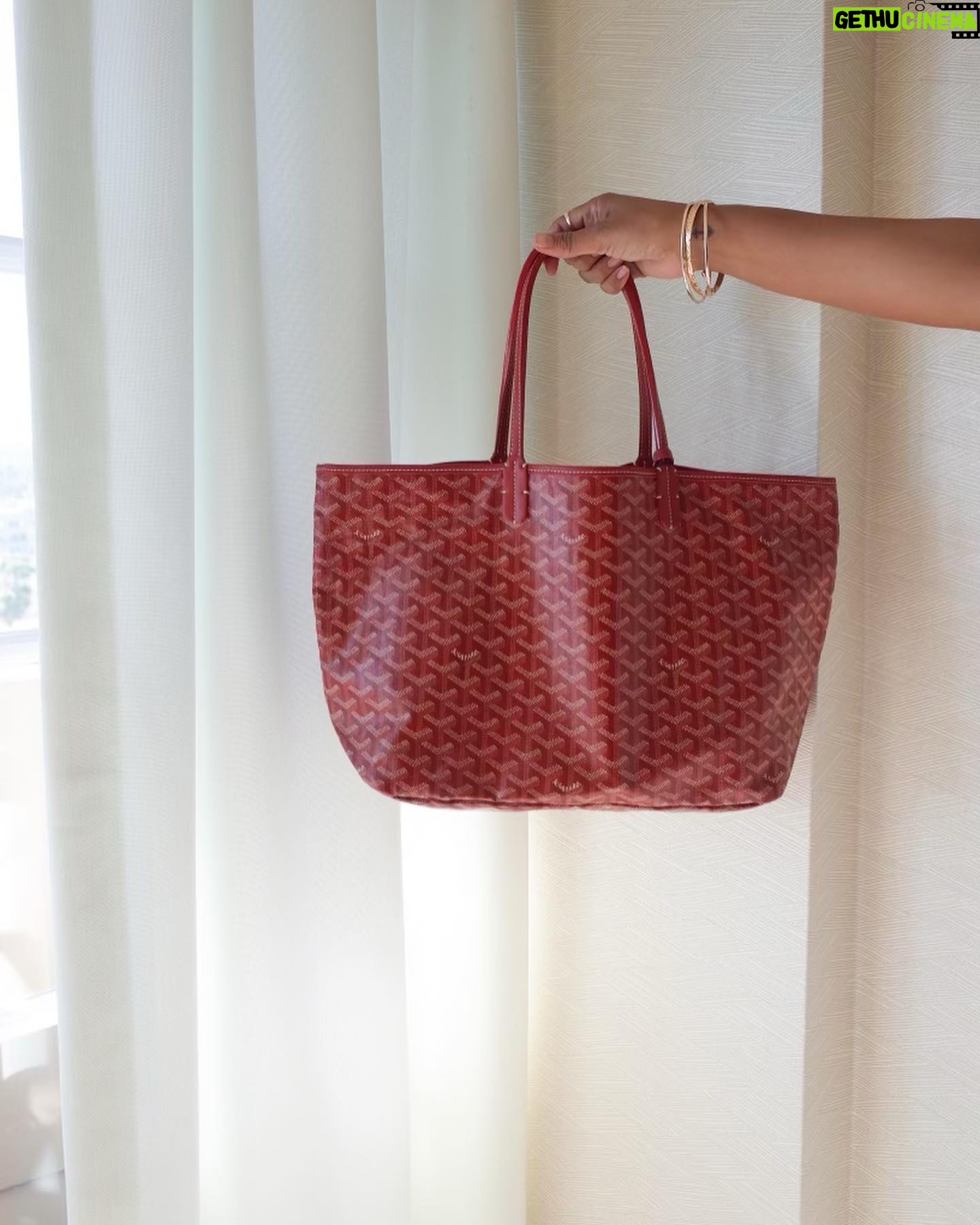 Shiona Turini Instagram - In my bag 🤍❤️ Pre-Loved Goyard for the gurls and other major vintage moments from @whatgoesaroundnyc now available via @amazonluxurystores #AmazonLuxuryStores #Ad