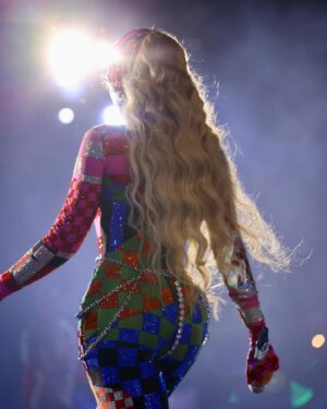 Shiona Turini Instagram - 10s 10s 10s Across the Board 💘 Will never be over @beyonce in custom @emiliopucci. Thank you to the entire team for such a beautiful collaboration with me. For working thru every detail - from design to fabrication to crystal placement, jewelry additions, custom crystal thongs and bejeweled boots. One of my favorites of the #RWT for sure. Styled by me.