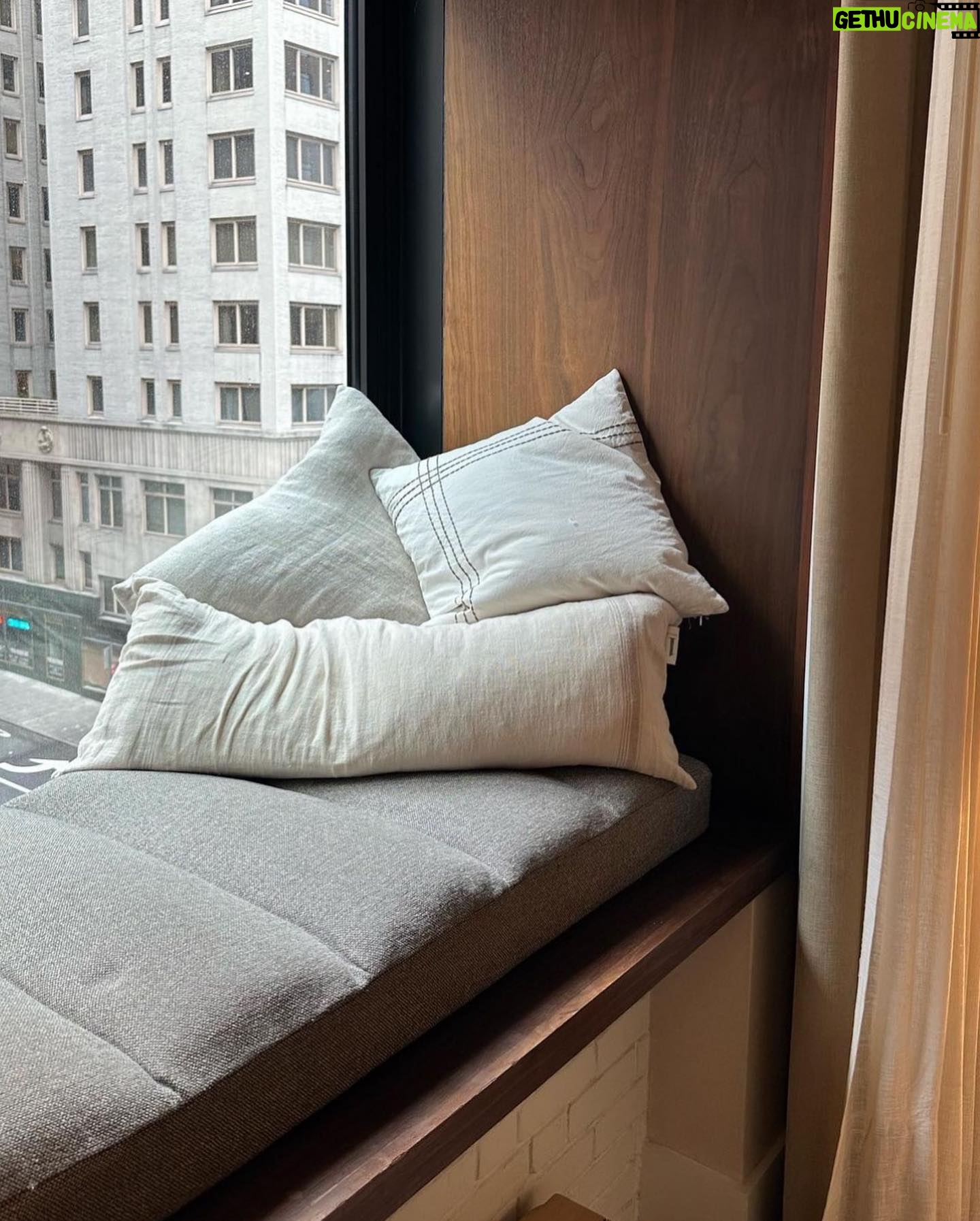 Shiona Turini Instagram - Concrete jungle where dreams are made of