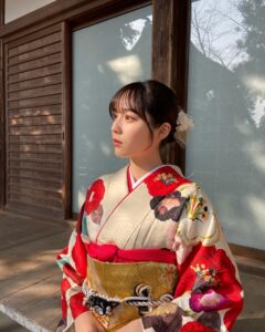 Shiori Akita Most Liked Photos and Posts