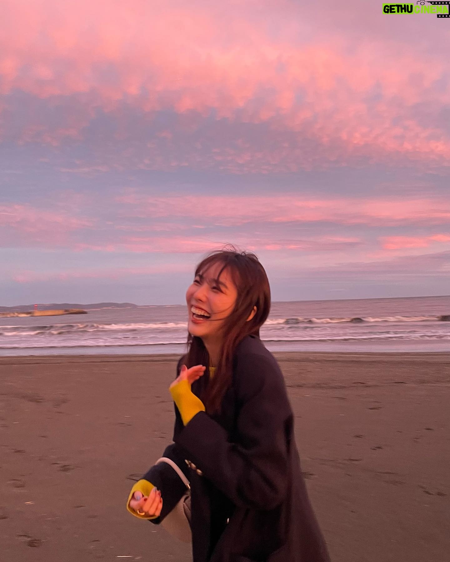 Shiori Akita - 8.6K Likes - 風強かった〜🌀💨